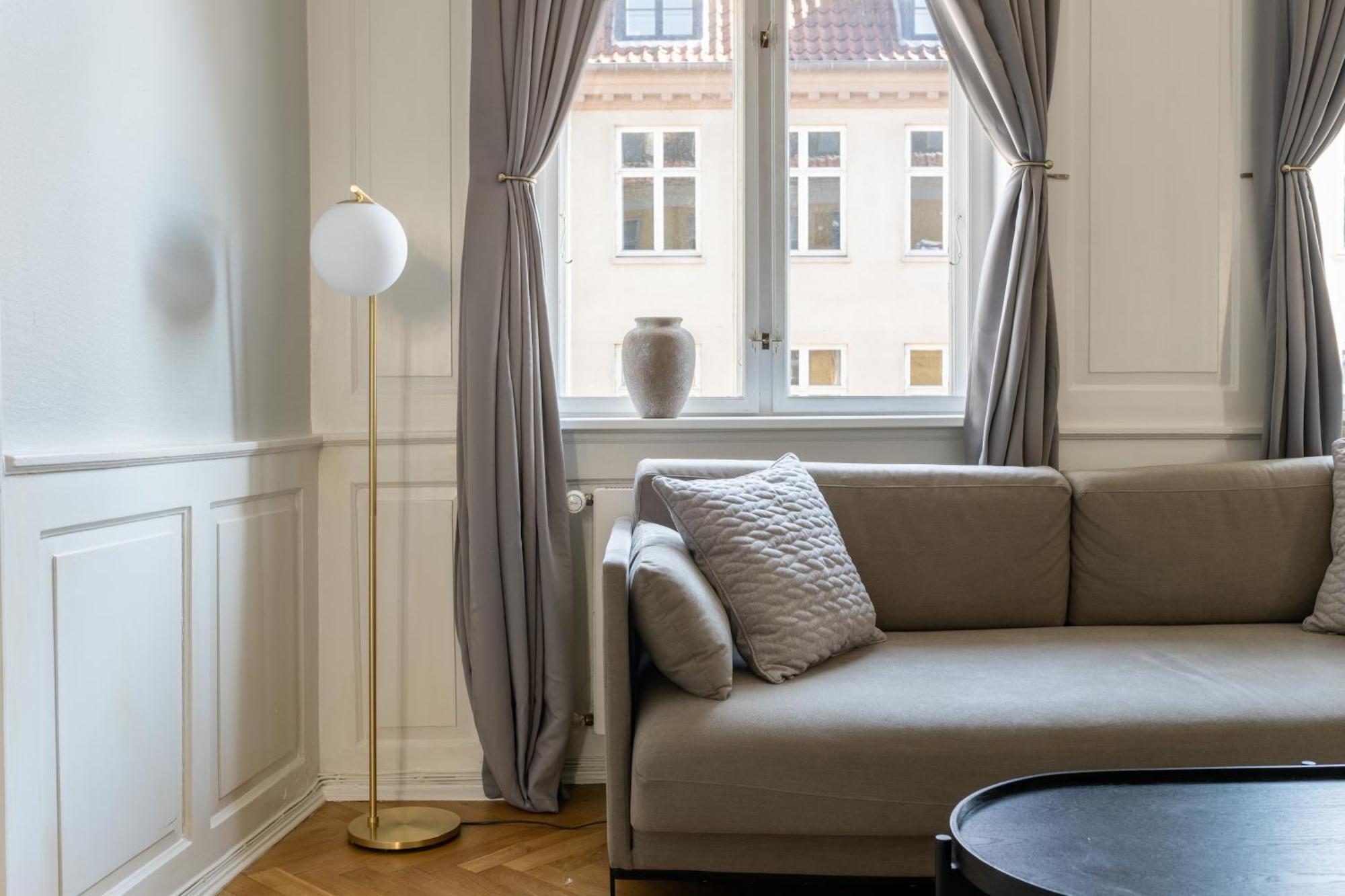 Large Apartment With Canal View In Central Cph City Kopenhagen Bagian luar foto