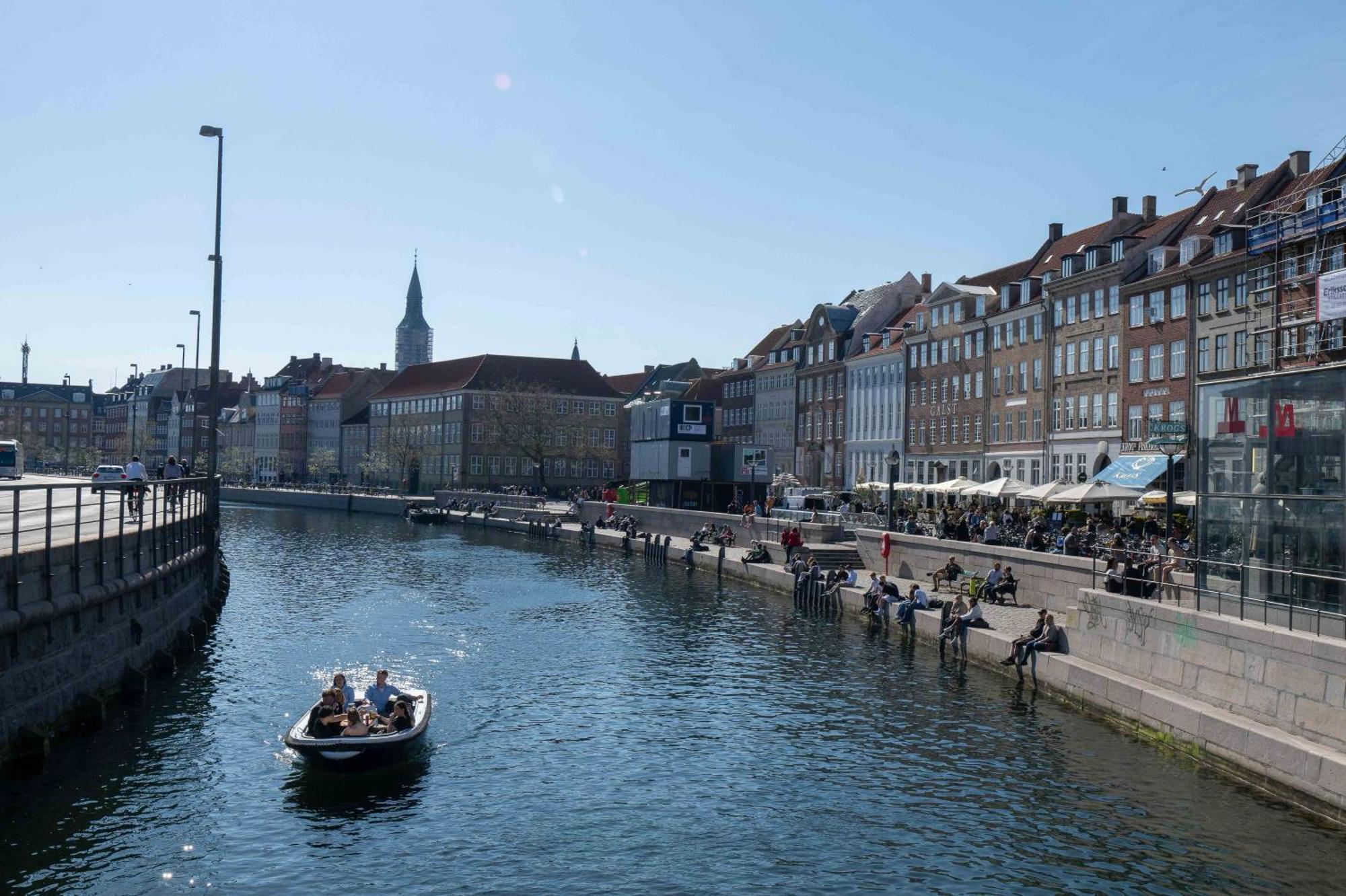 Large Apartment With Canal View In Central Cph City Kopenhagen Bagian luar foto