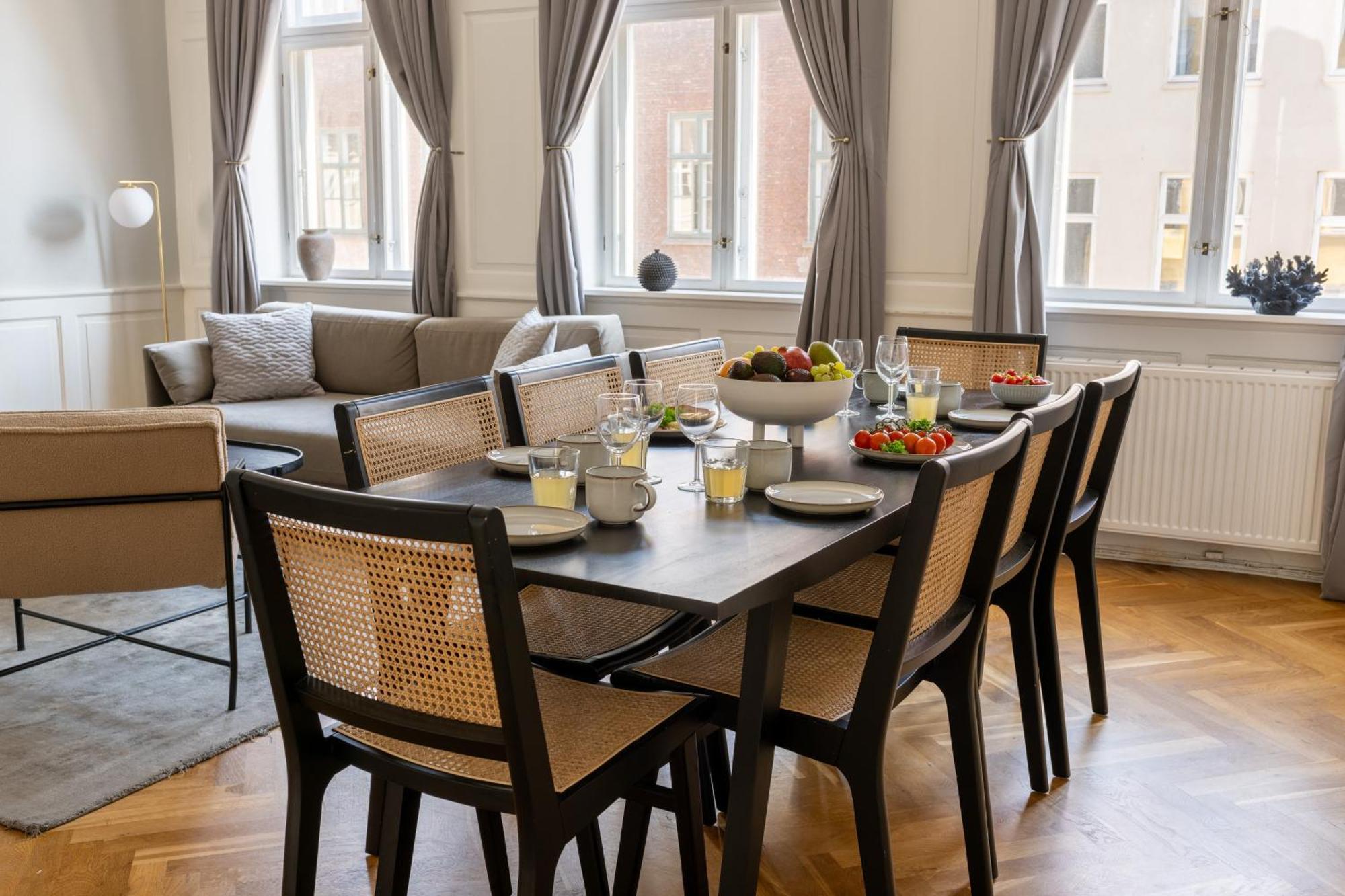Large Apartment With Canal View In Central Cph City Kopenhagen Bagian luar foto